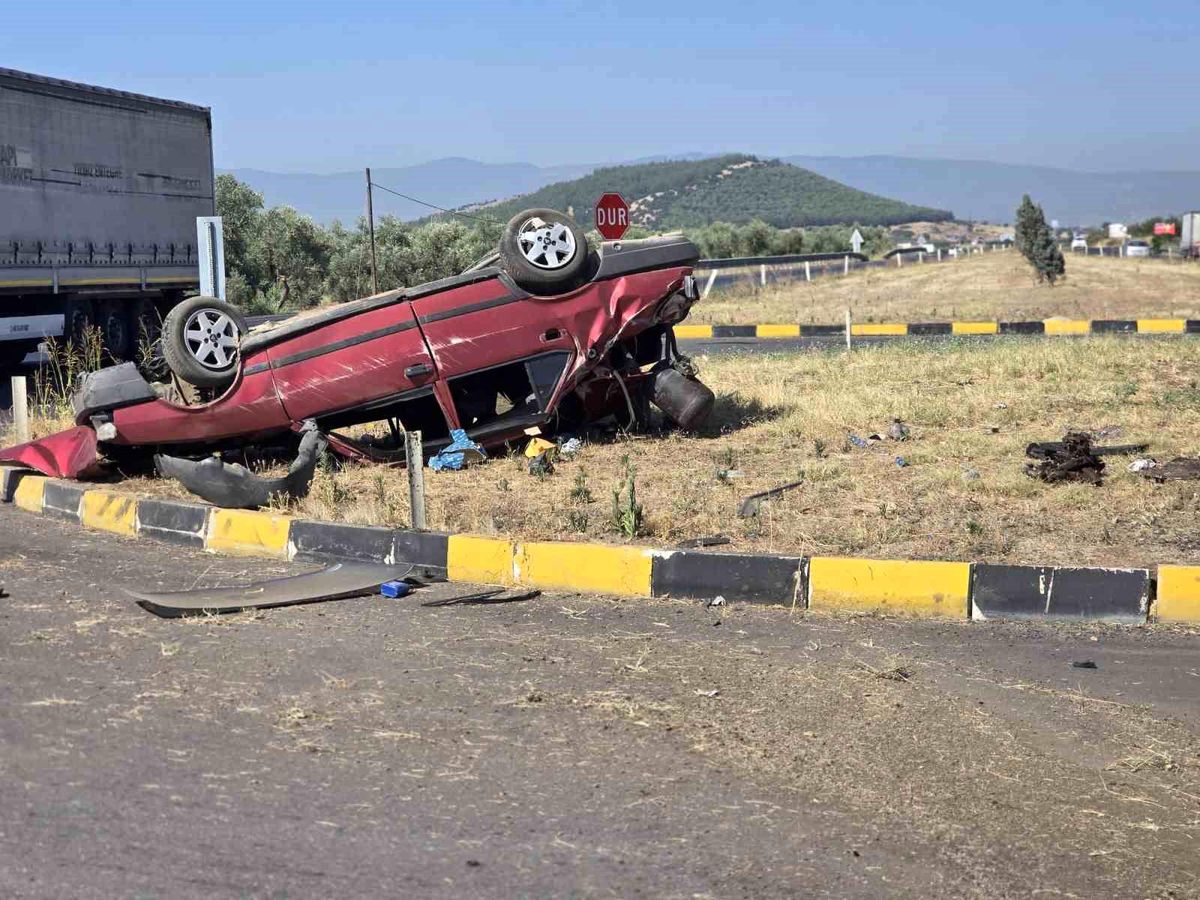 İzmir'de otomobil kazada ters döndü: 1 yaralı