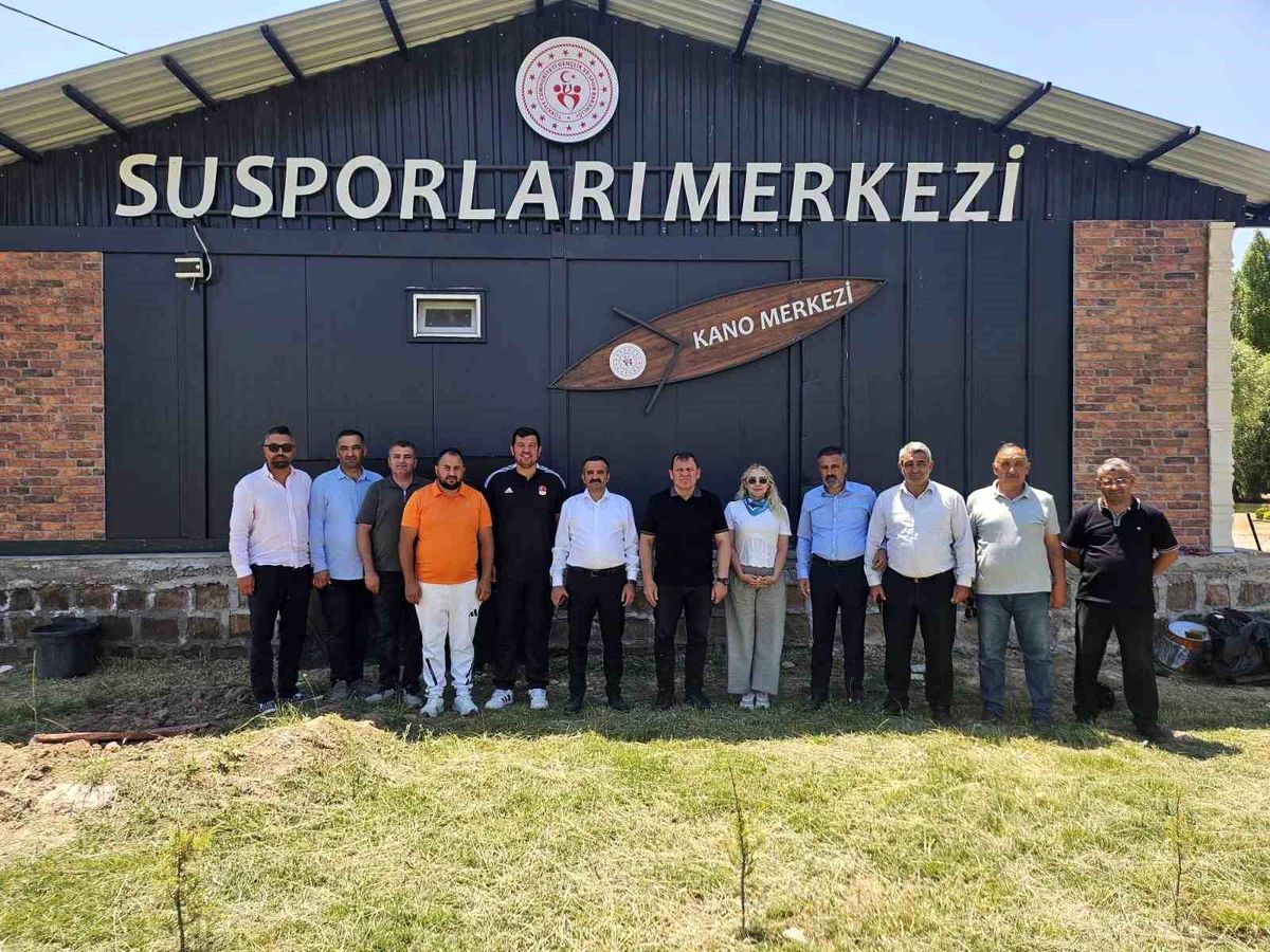Kayseri'de kano merkezi projesi için saha incelemesi yapılıyor.