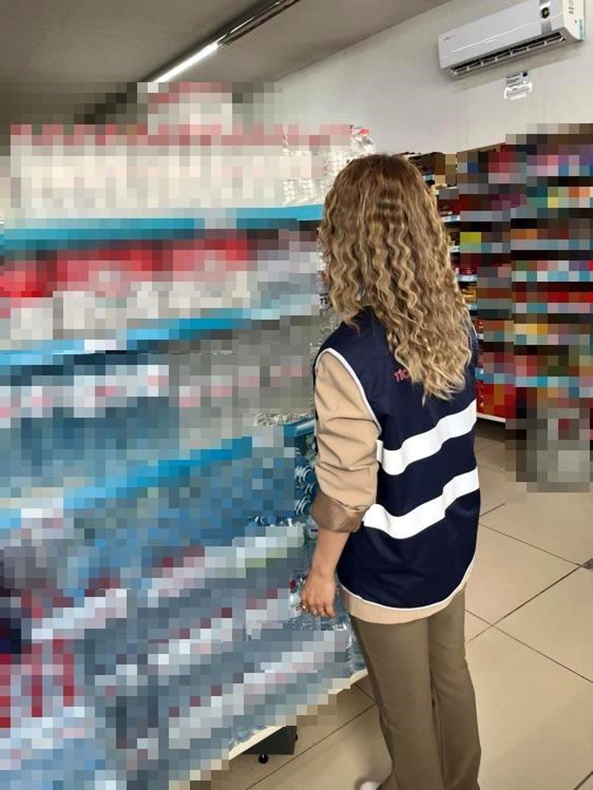 Kırşehir'de bir markette su ve maden suyu reyonu