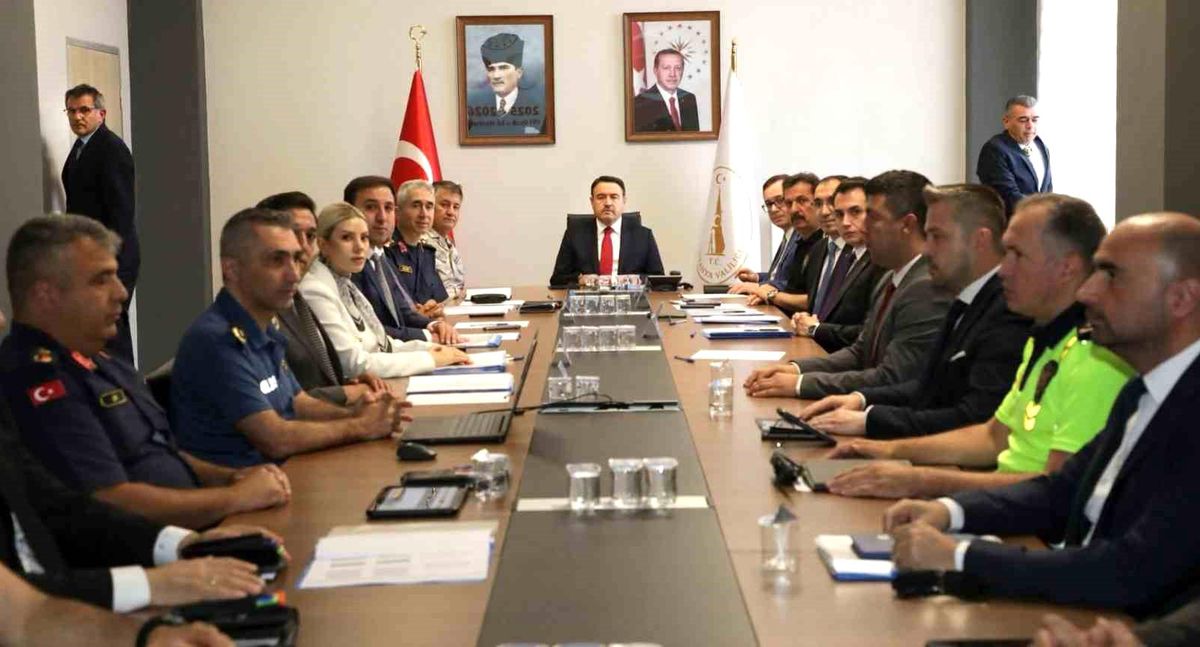 Kütahya'da güvenlik zirvesi, ilave tedbirler masaya yatırıldı