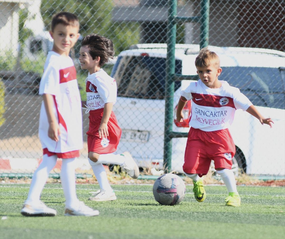 Lapsekispor yaz spor okulu başladı