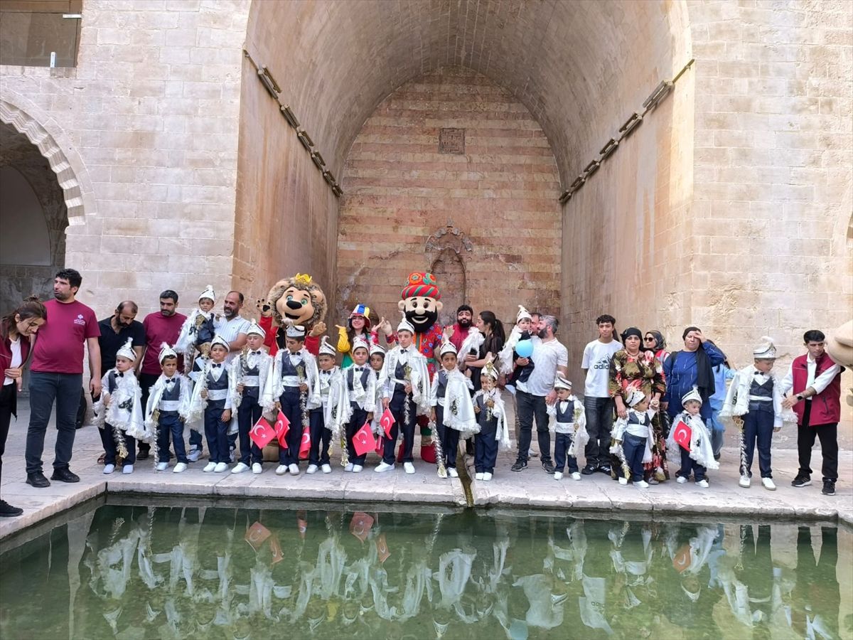 Mardin'de 25 çocuk için toplu sünnet şöleni yapıldı