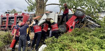 Sakarya'da devrilen çekicide sıkışan sürücü itfaiye ekiplerince kurtarıldı