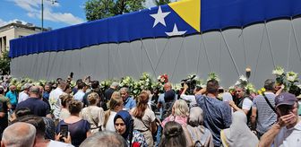 Srebrenitsa Soykırımı kurbanlarının cenazeleri, Saraybosna'dan Potoçari Anıt Mezarlığı'na uğurlandı