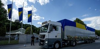 Srebrenitsa Soykırımı'nın 31'inci yılında toprağa verilecek 10 cenaze gözyaşlarıyla karşılandı