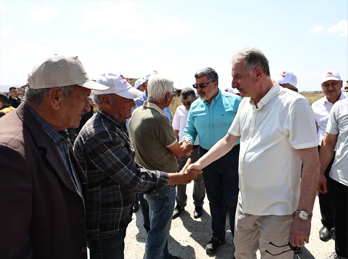 TMO Genel Müdürü Güldal Afyonkarahisar'da incelemelerde bulundu