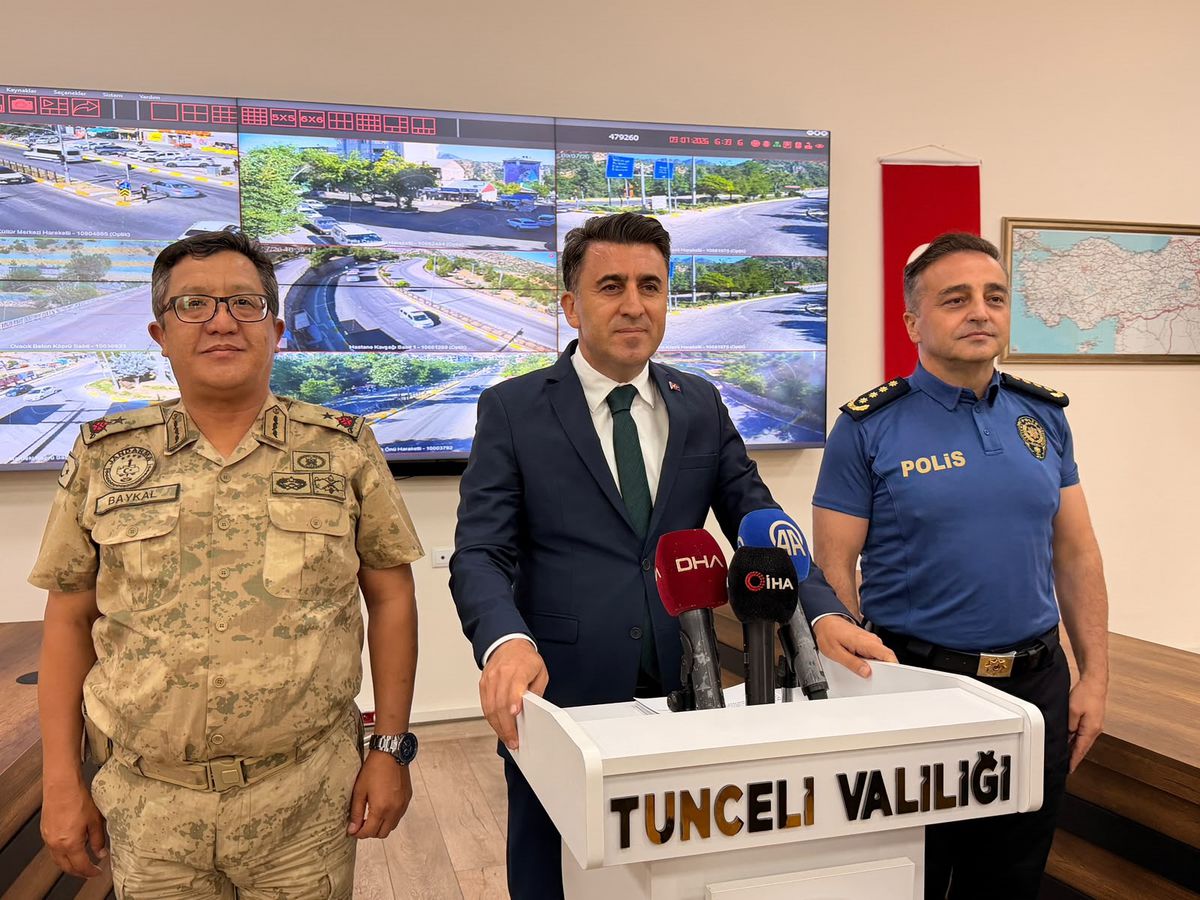 Tunceli Valisi Şefik Aygöl güvenlik verilerini açıklıyor.