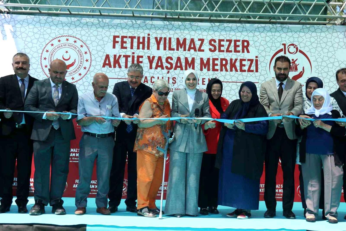 Eskişehir'de Aktif Yaşam Merkezi Hizmete Girdi