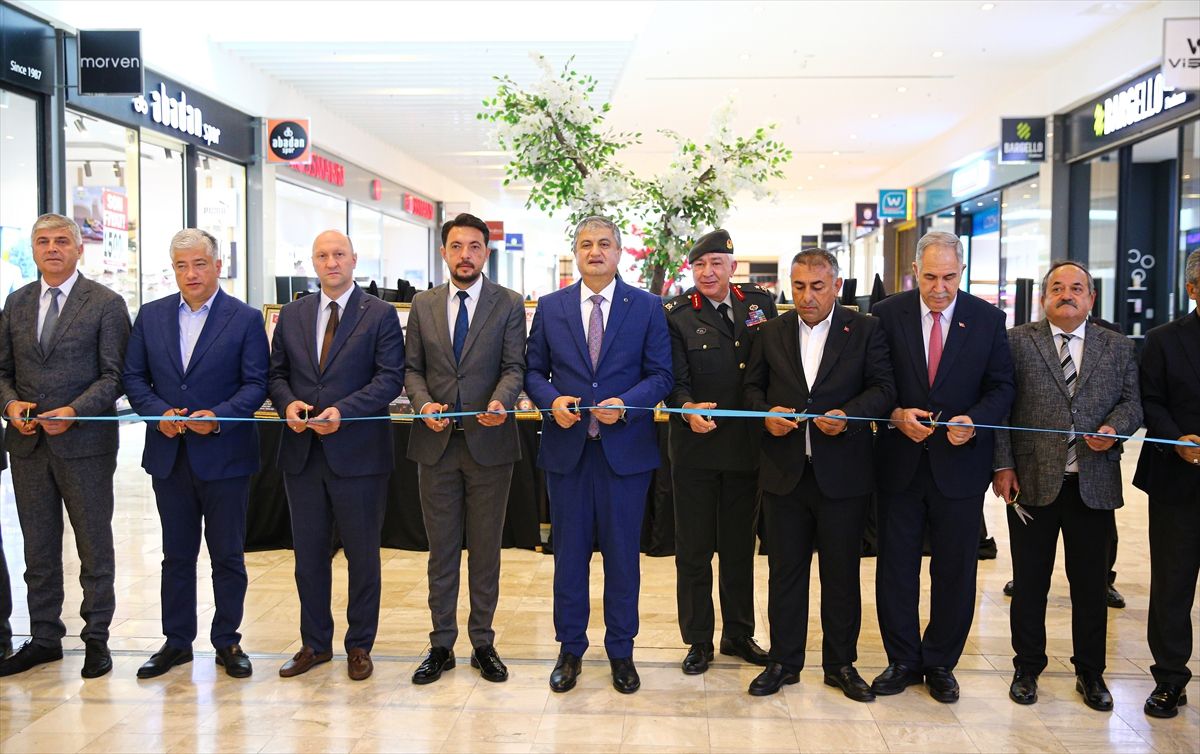 Adana'da 15 Temmuz Sergisi Açıldı