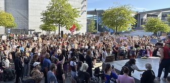 Almanya'da hükümetin hayata geçirmeyi planladığı sağlık reformu protesto edildi