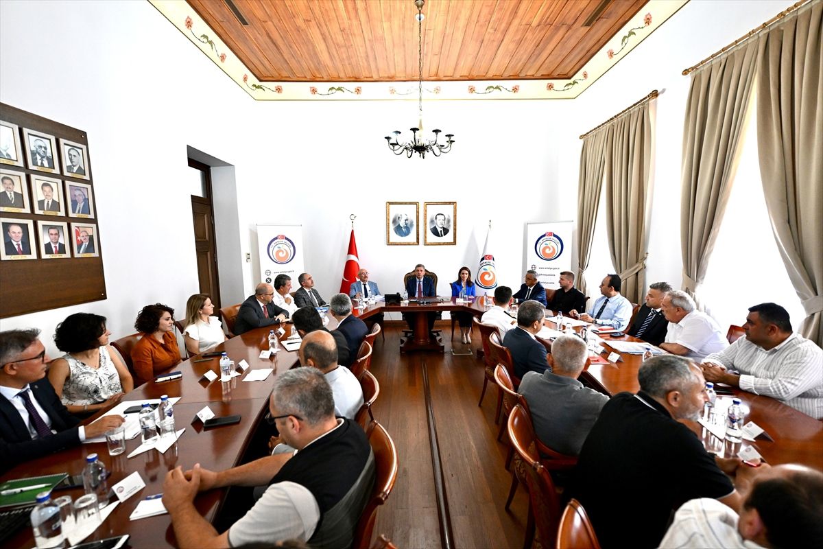Antalya'da Deniz Çöpleri Eylem Planı toplantısı gerçekleştirildi