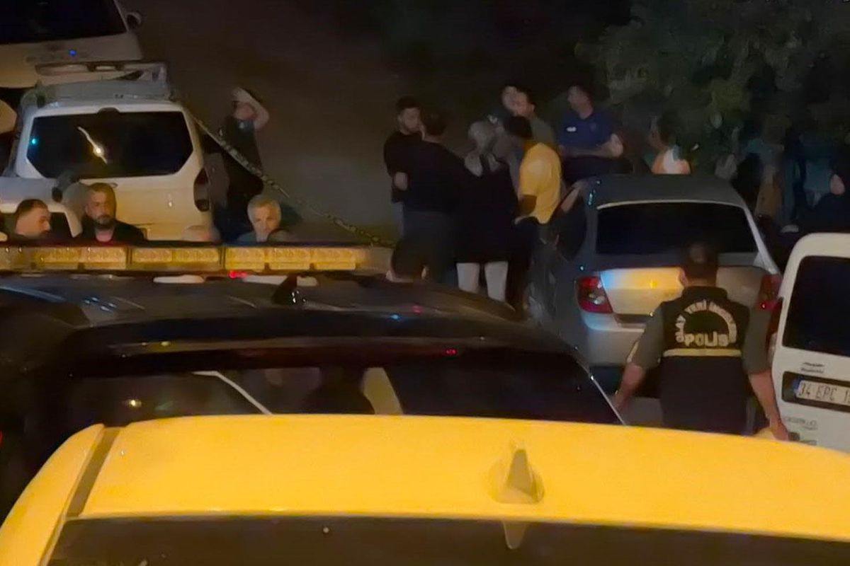 Arnavutköy'de boşandığı eşi ve oğlunu öldürüp intihar etti
