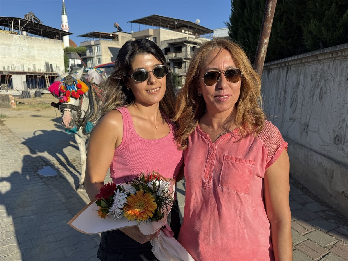 Aydınlı kaynanadan gelinine 'faytonlu' doğum günü sürprizi