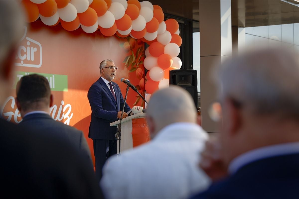 Bakan Işıkhan: Geçen yıl İŞKUR ile 1 milyon 478 bin kişiyi işe yerleştirdik