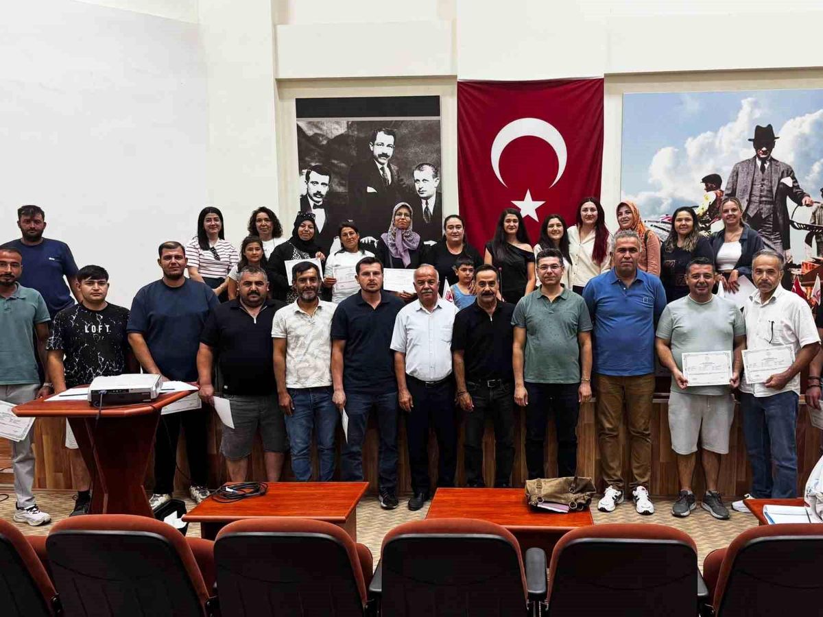 Efeler'de kursiyerler sertifikalarını aldı