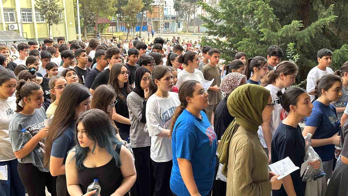 Erzincan LGS'de 3 Türkiye birincisi çıkardı