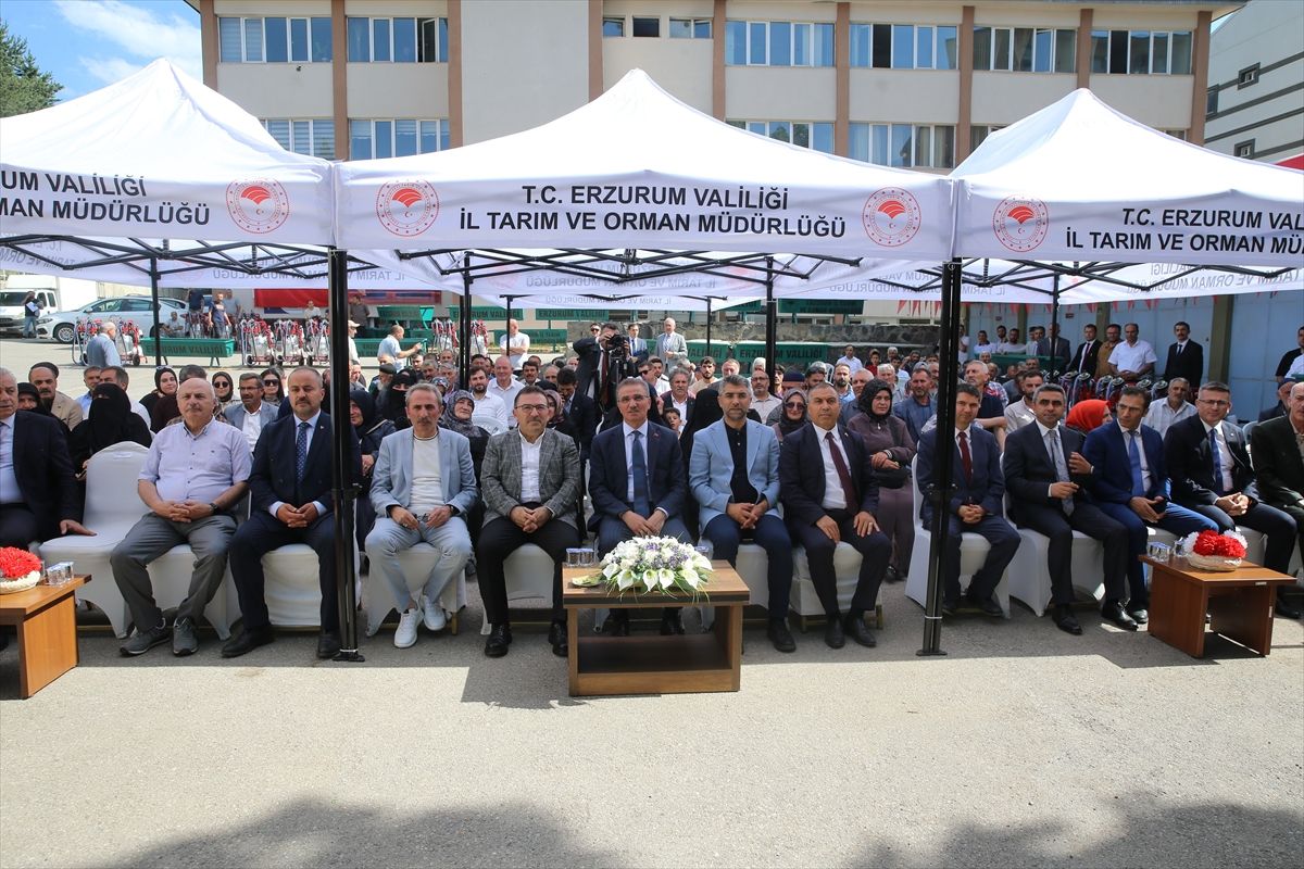 Erzurum'da üreticilere 288 sıvat ve 120 süt sağım makinesi desteği