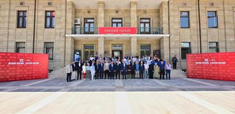 Eskişehir Valisi Yılmaz, 15 Temmuz Dijital Deneyim Merkezi'ni ziyaret etti