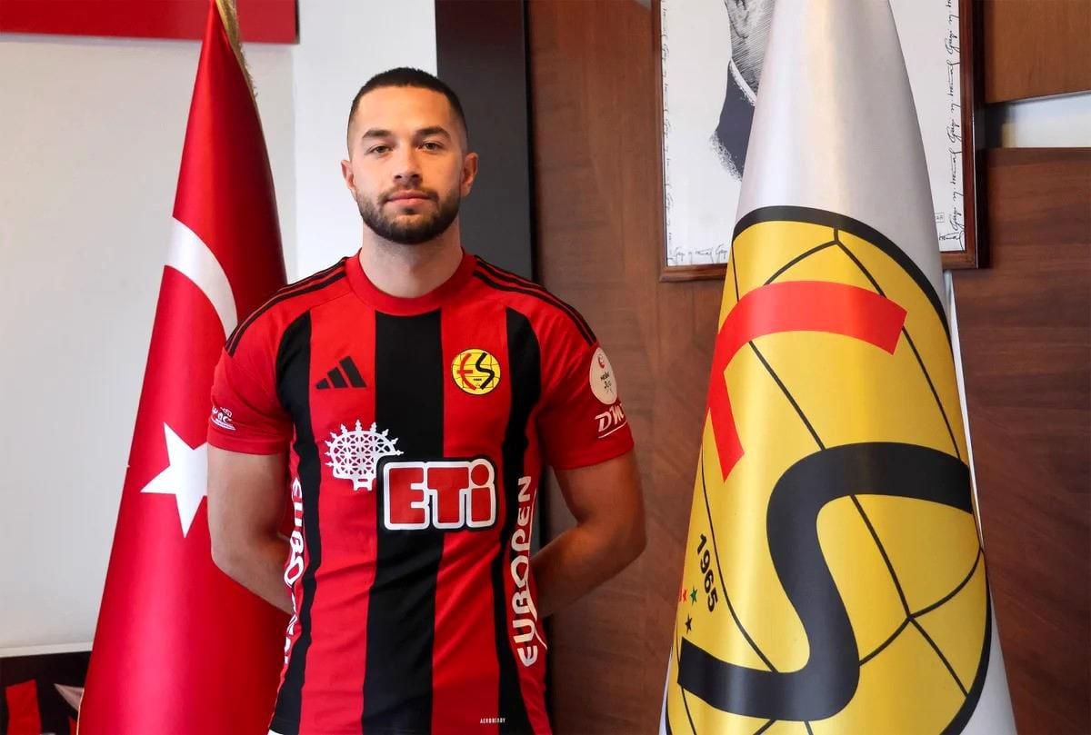 Eskişehirspor'da çifte transfer: Hem iç hem dış transferde imzalar atıldı