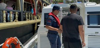 Fethiye açıklarında teknelerde rahatsızlanan 2 kişi tahliye edildi