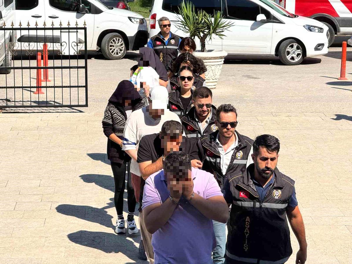 Fuhuş operasyonunda "meyveli" şifreleme oyununu polis bozdu