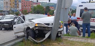 Giresun'da iki otomobilin çarpıştığı kazada 5 kişi yaralandı