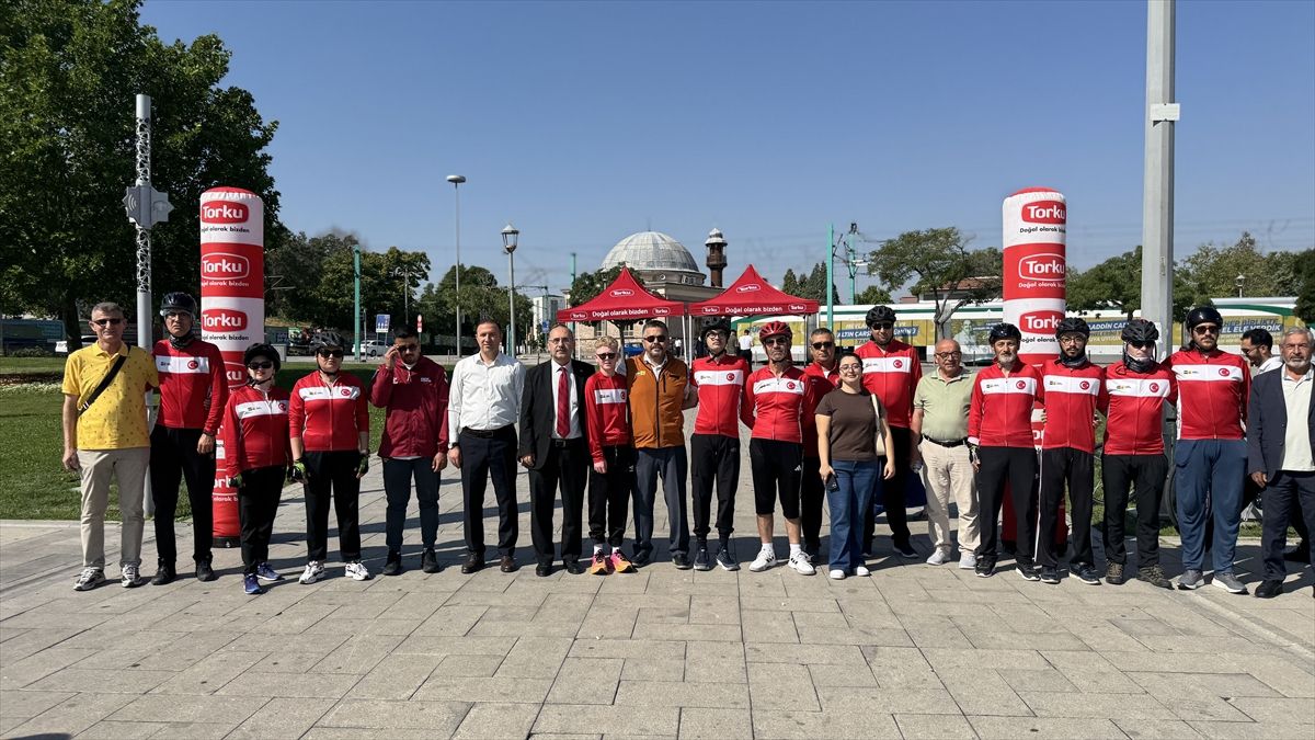 Vatan Engel Tanımaz: Görme Engelli Bisikletçiler Ankara'ya Pedal Çeviriyor