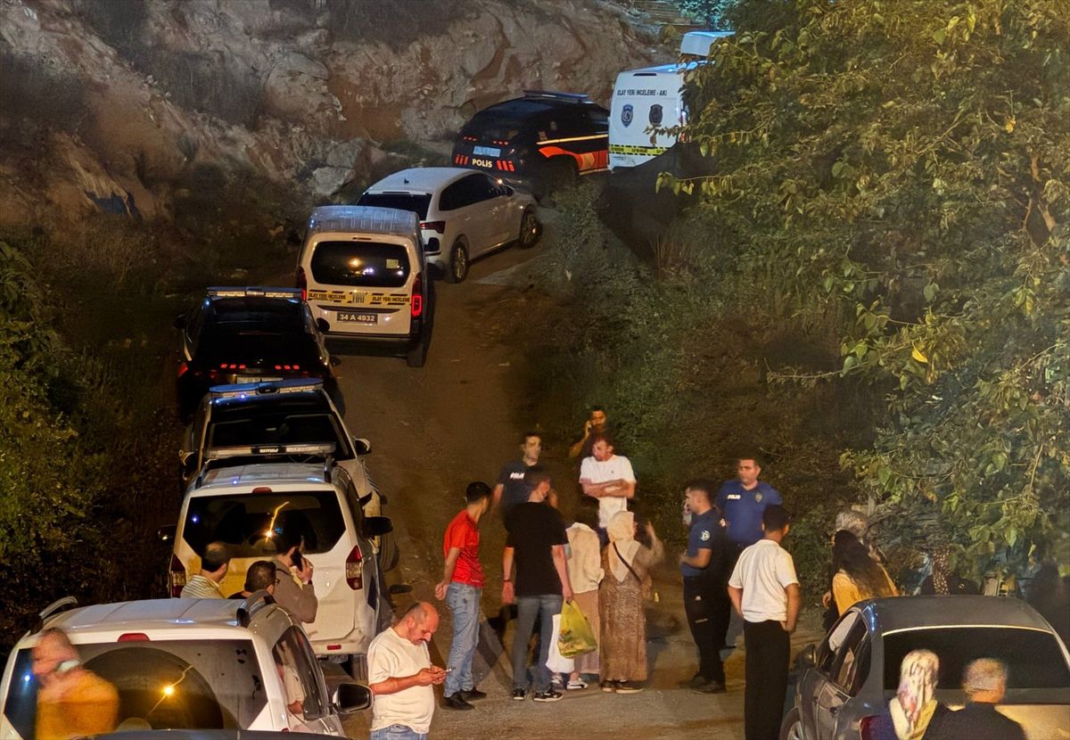İstanbul'da boşandığı eşini ve oğlunu öldüren kişi intihar etti