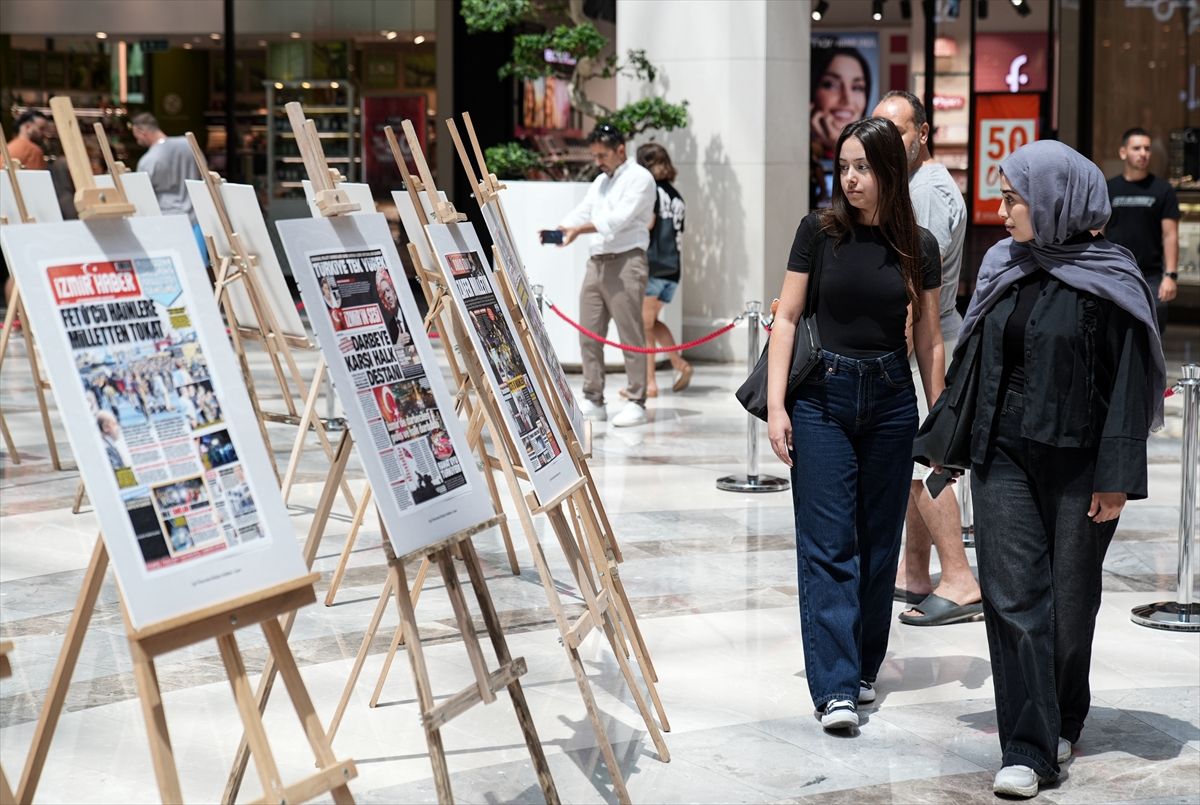 İzmir'de 15 Temmuz Gazetecilik Atölyesi Sergisi Açıldı