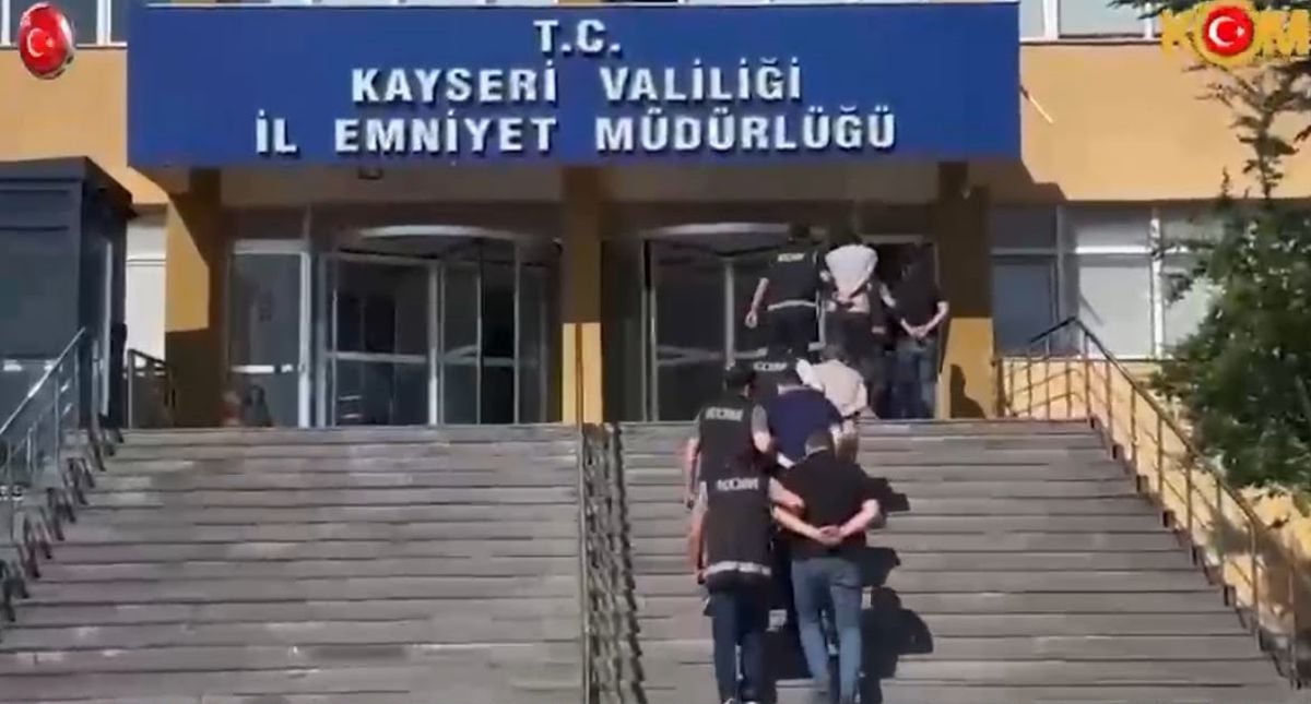 Kayseri'de kaçak sigara operasyonu; 2 tutuklama