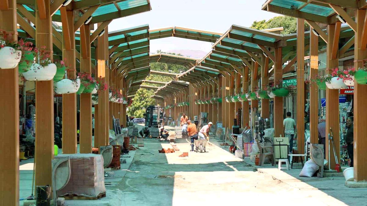 Kırşehir'de tarihi çarşılar gurbetçi sezonuna hazırlanıyor