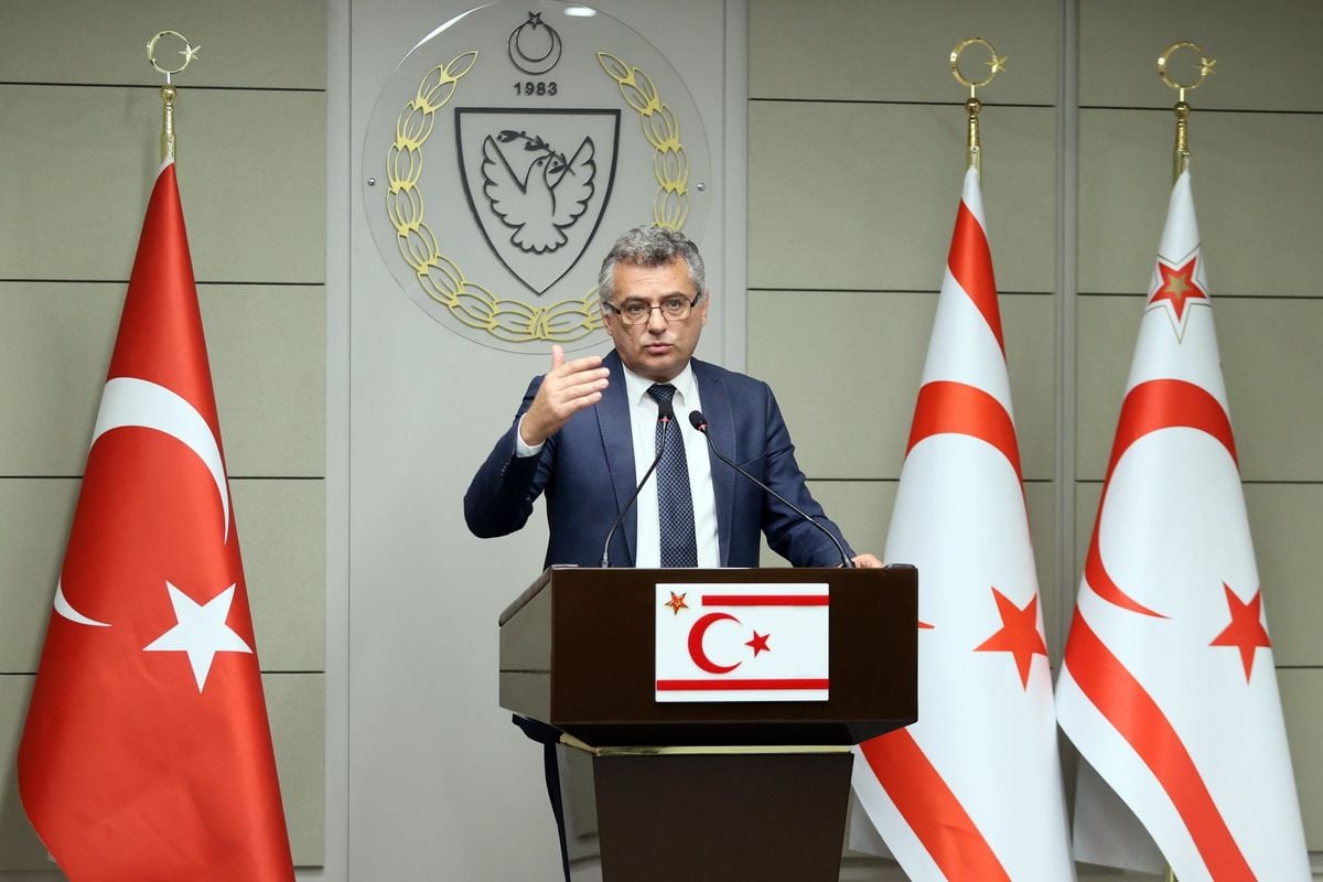 KKTC Cumhurbaşkanı Tufan Erhürman Etkinlikte Fenalaştı