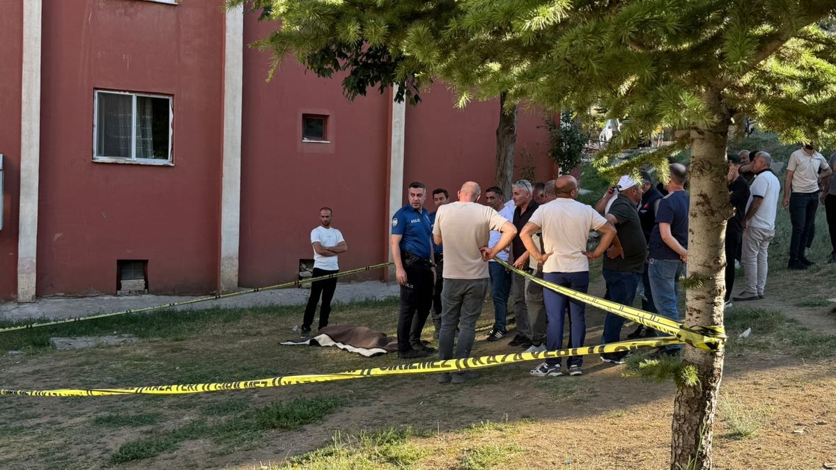 Manevra yapan ambulansın çarptığı Muhammet, hayatını kaybetti
