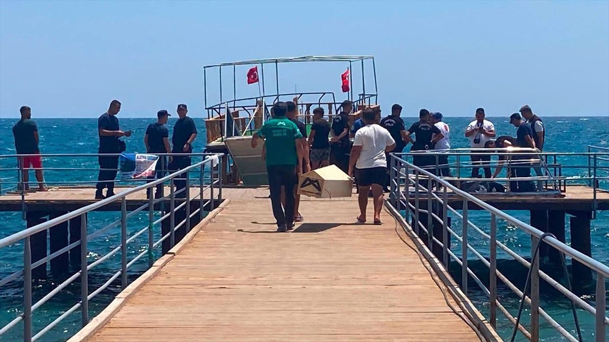 Mersin'de denizde erkek cesedi bulundu