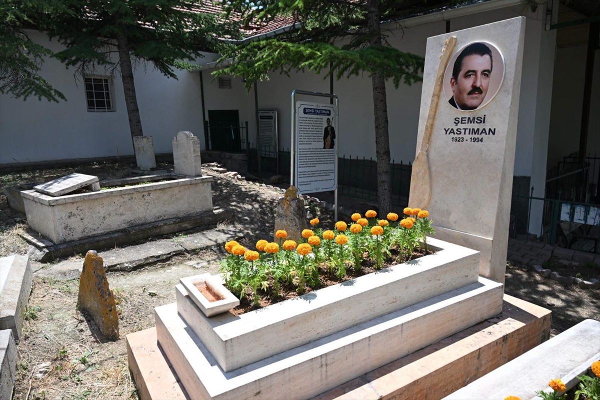 Saz ve söz sanatçısı Şemsi Yastıman, Kırşehir'de anıldı