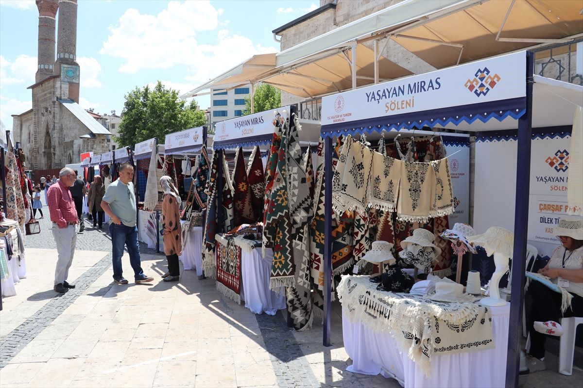 Sivas'ta 'Yaşayan Miras Şöleni' başladı