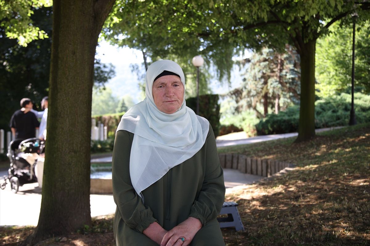 Srebrenitsa'daki soykırımda öldürülen Senad Jusic'in cenazesi abisinin yanına defnedilecek