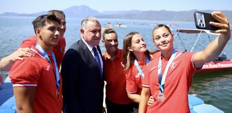 Bakan Bak, Muğla'da Kano Milli Takımı sporcularıyla bir araya geldi Açıklaması