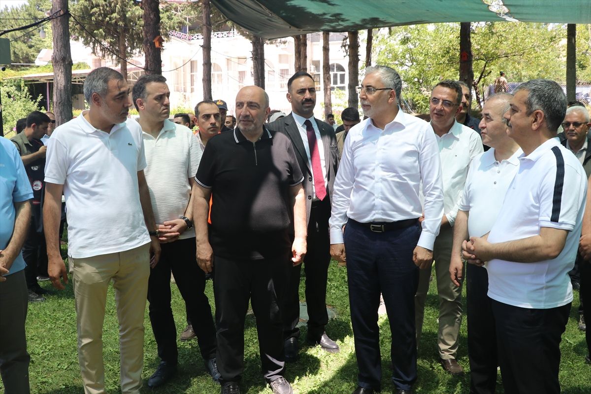 Çalışma ve Sosyal Güvenlik Bakanı Işıkhan, Elazığ'da konuştu Açıklaması