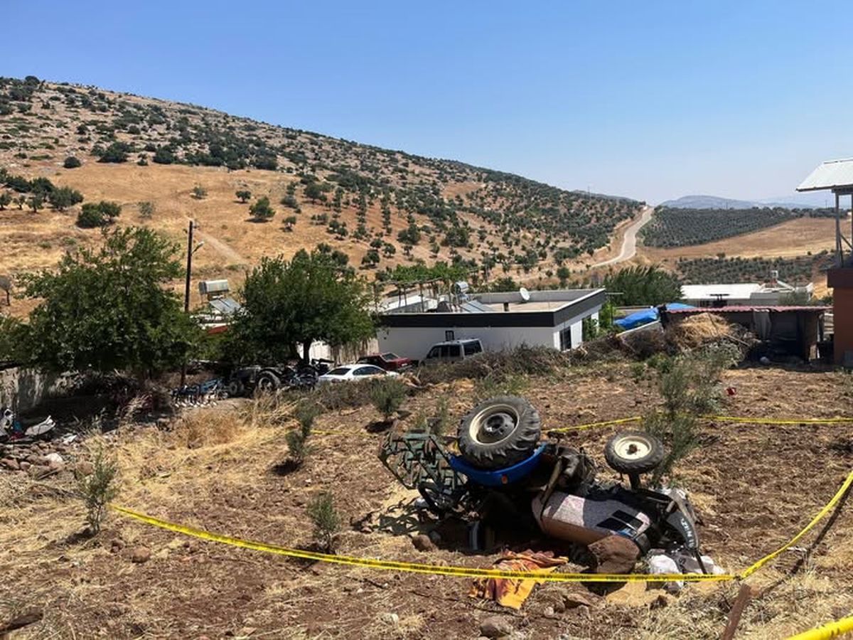 Kilis'te devrilen traktörden detay