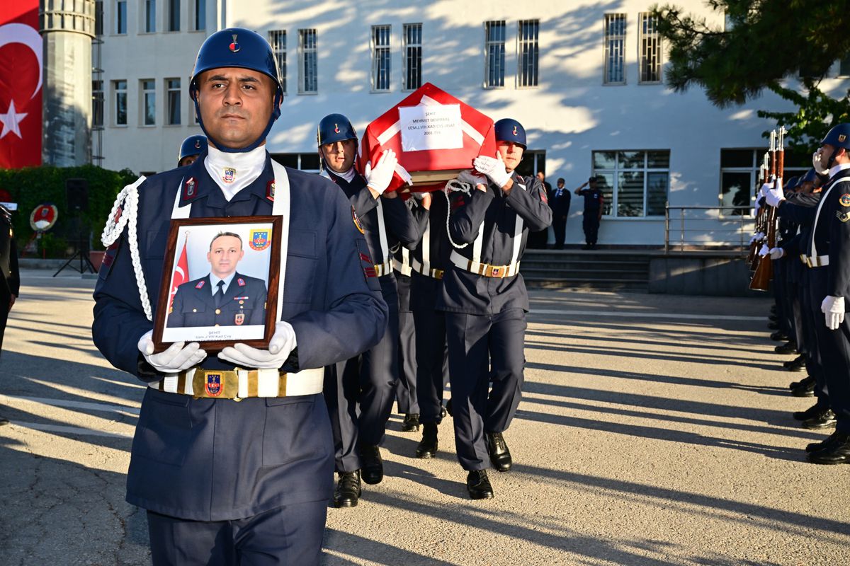 Şehit Jandarma Uzman Çavuş Mehmet Demirbaş'a Eskişehir'de Veda