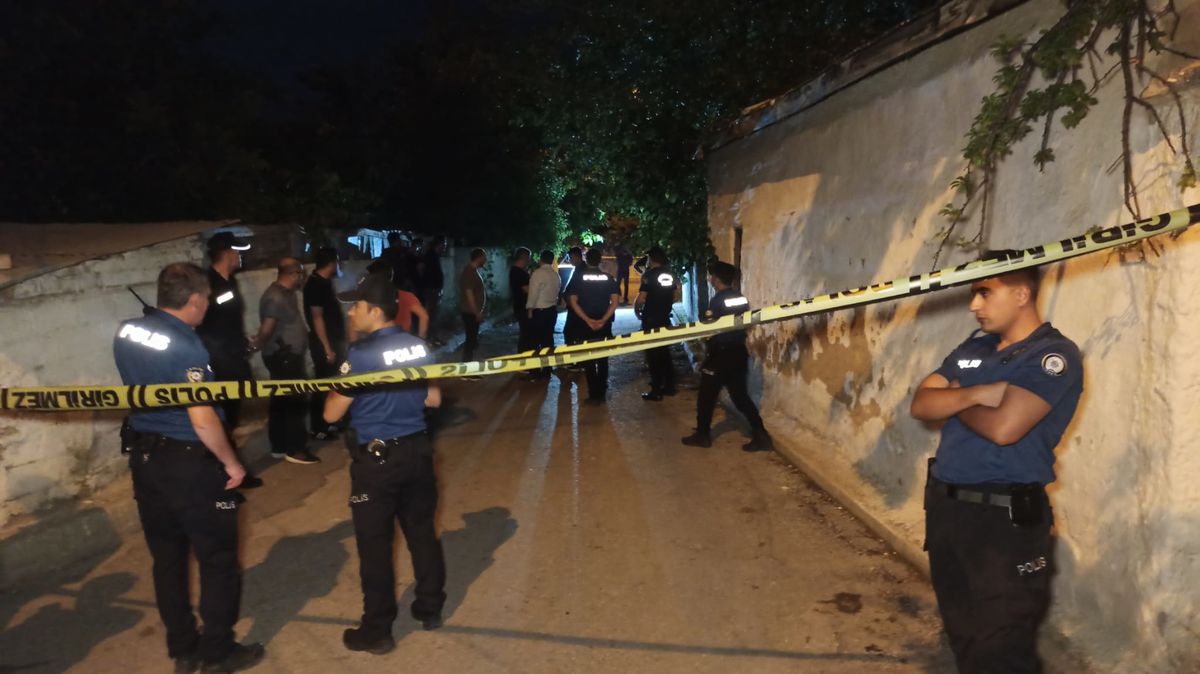 Konya'da kuyumcu cinayeti zanlısı polis yakalanmadan önce intihar etti.