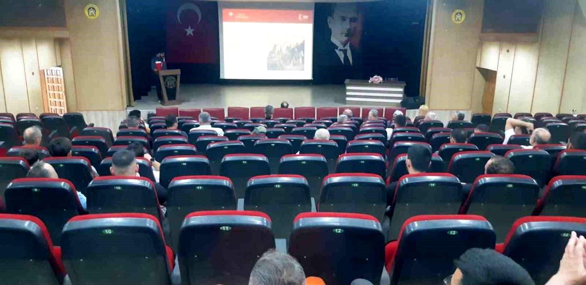 Tavşanlı'da denetimli serbestlik altındaki yükümlülere hayvan hakları eğitimi veriliyor.