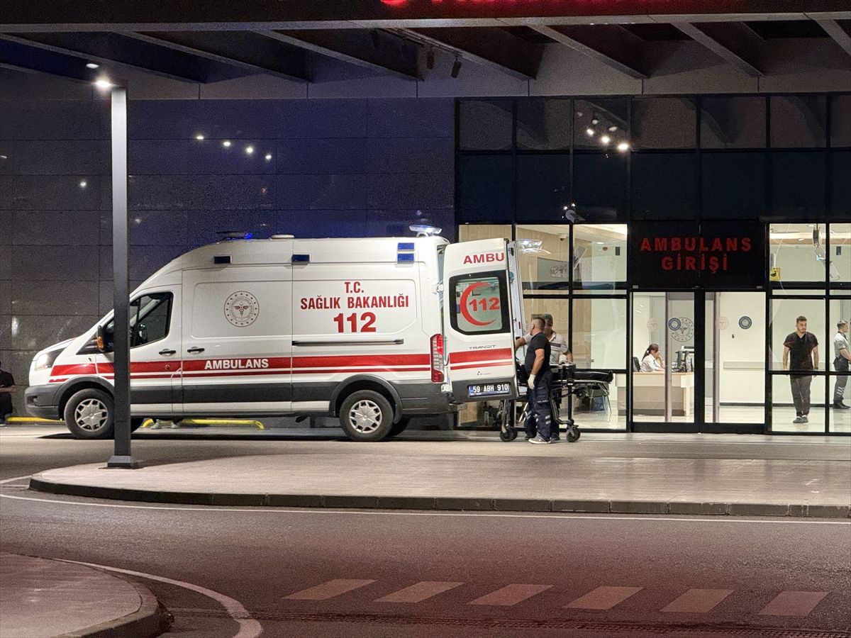 Tekirdağ'da mevlit pilavından zehirlenen kişilerin hastaneye kaldırılması