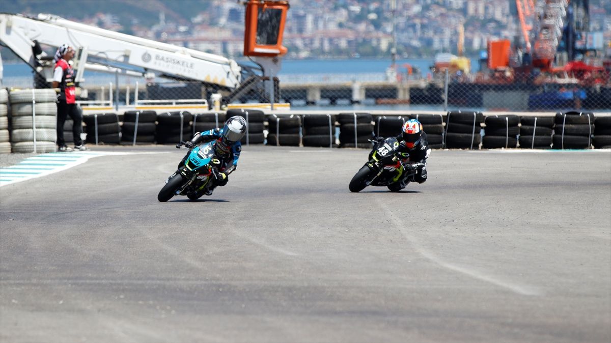 Türkiye Süpermoto ve Motomini Şampiyonası'nın 4. ayak yarışları Kocaeli'de başladı