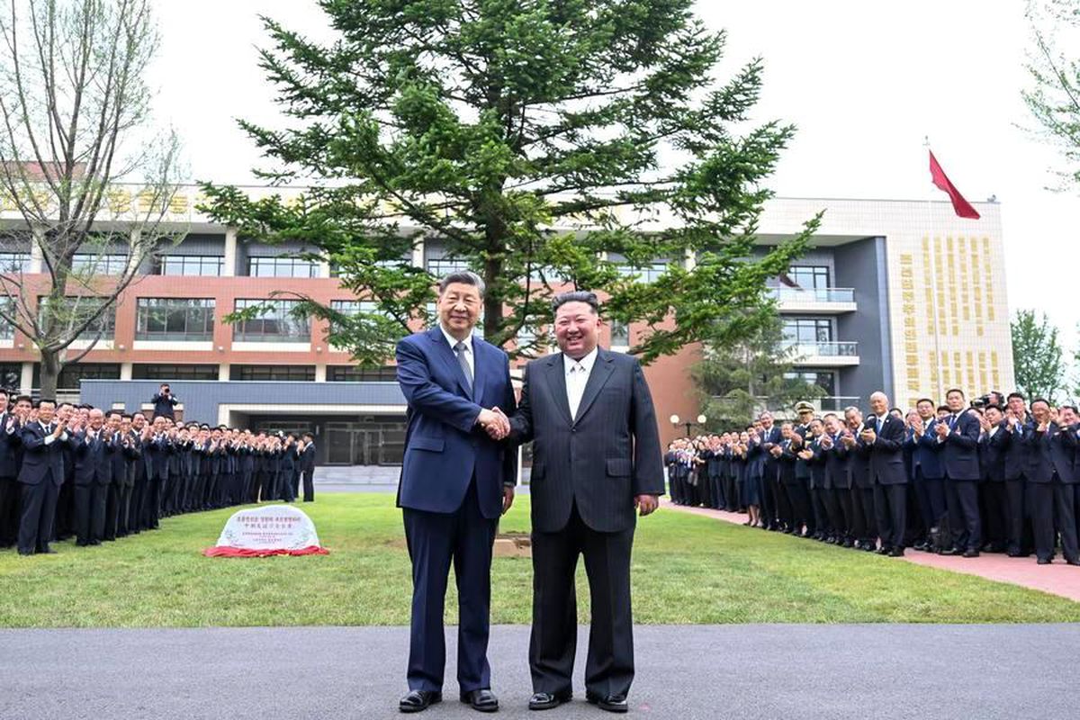Xi ve Kim'den Çin-Kuzey Kore Dostluk Antlaşması'nın 65. Yıldönümünde Karşılıklı Kutlama Mesajı