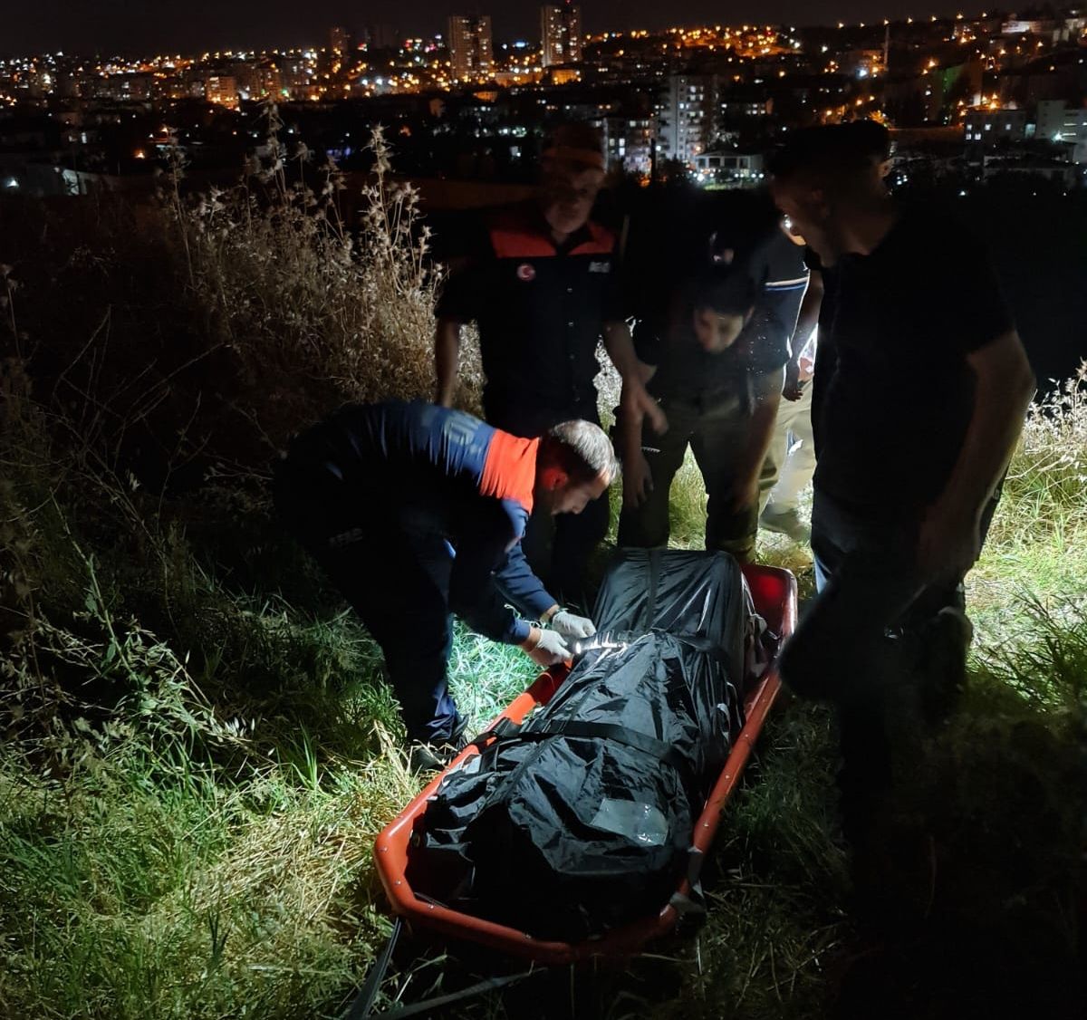 Diyarbakır'da kaybolan Hasan Kuday'ın cansız bedeninin bulunduğu uçurum.