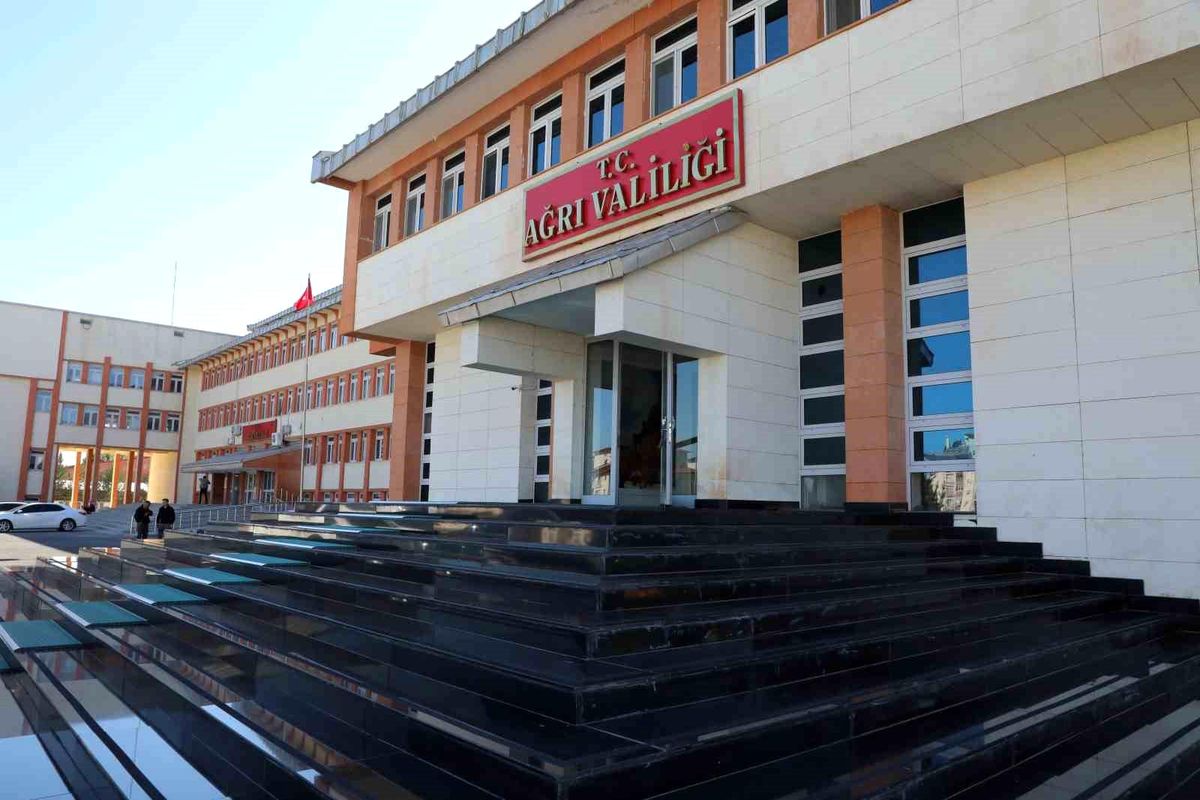 Ağrı'dan 1071 öğrencinin katıldığı tarihi ve kültürel gezi programı.