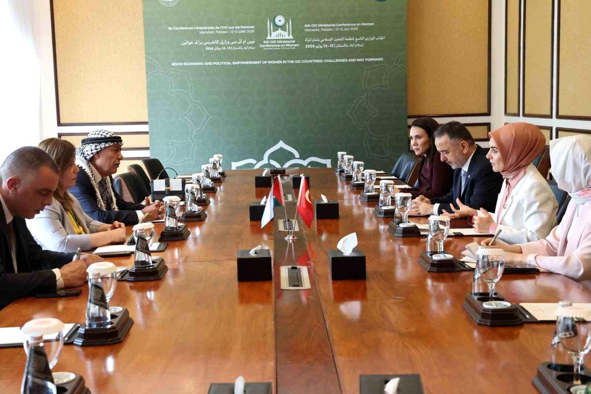 Bakan Göktaş, Filistin ve Somalili bakanlar ile İİT temsilcileriyle bir araya geldi