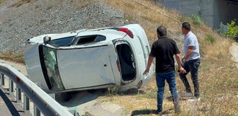 Başakşehir'de yoldaki bariyerlere çarpan otomobildeki 3 kişi yaralandı